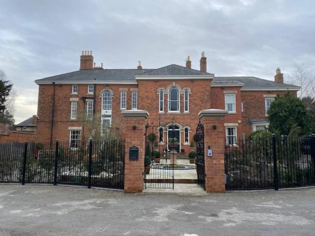 The Dower House Apartments Lincoln Eksteriør bilde